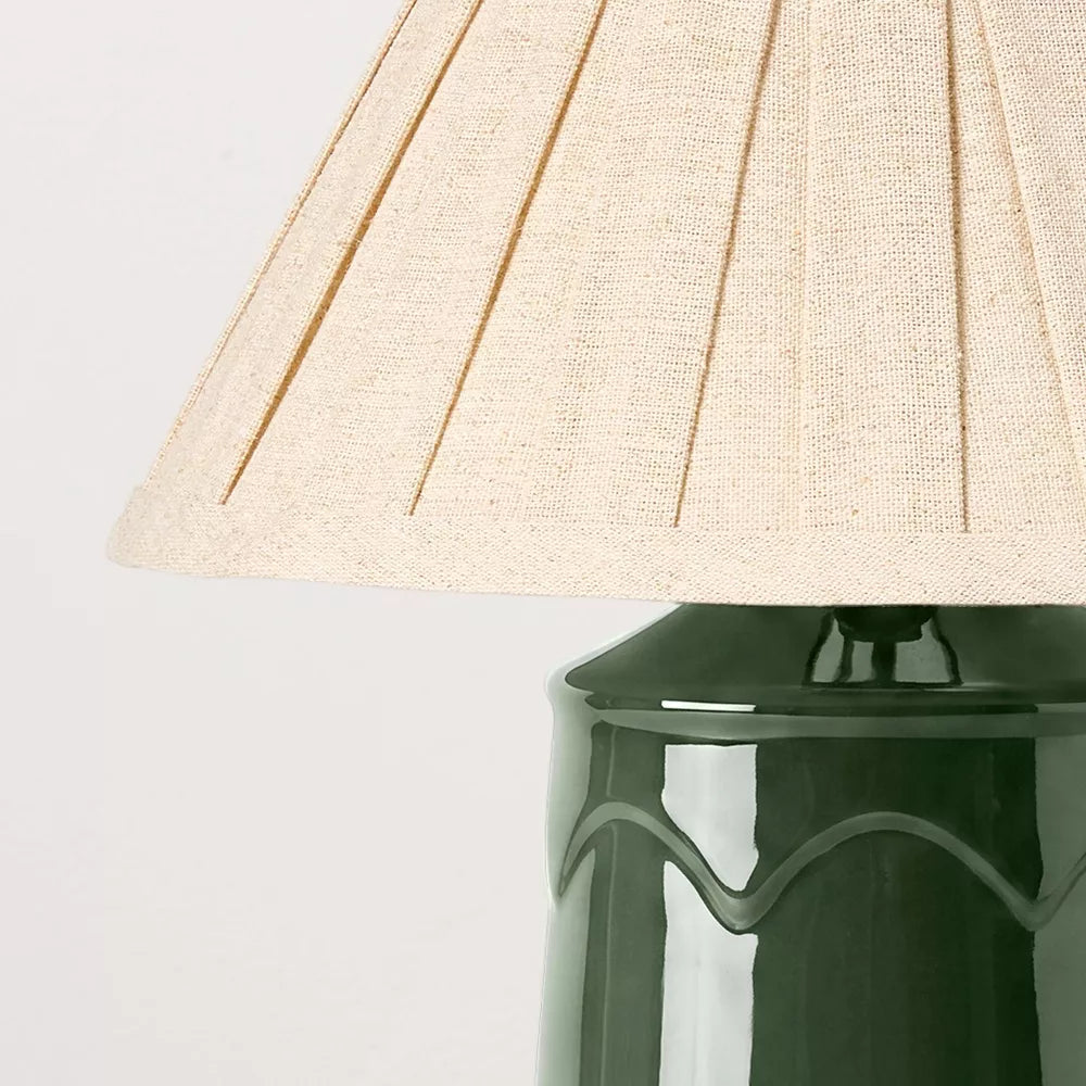 Keramik Schreibtischlampe mit plissiertem Stoffschirm